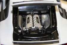 Dokonale zpracovaný model vozu v měřítku 1:18