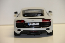 Dokonale zpracovaný model vozu v měřítku 1:18