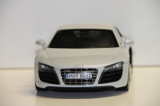 Dokonale zpracovaný model vozu v měřítku 1:18